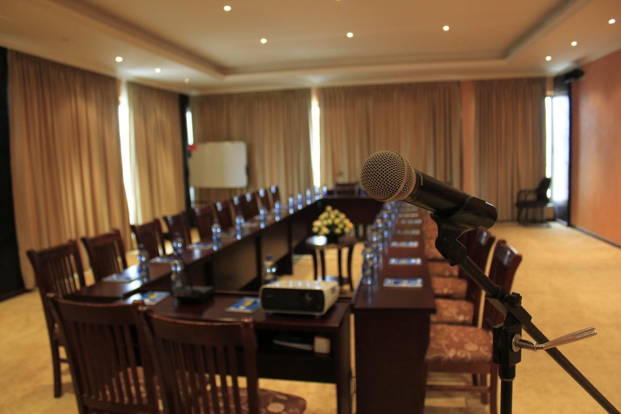 Ambassador Hotel Addis Ababa Exterior photo
